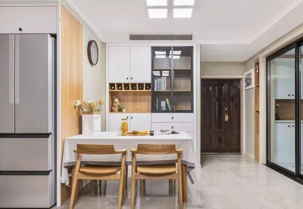 瓷磚選購攻略小技巧：鋪貼地面選哪種好？亮光磚還是柔光磚